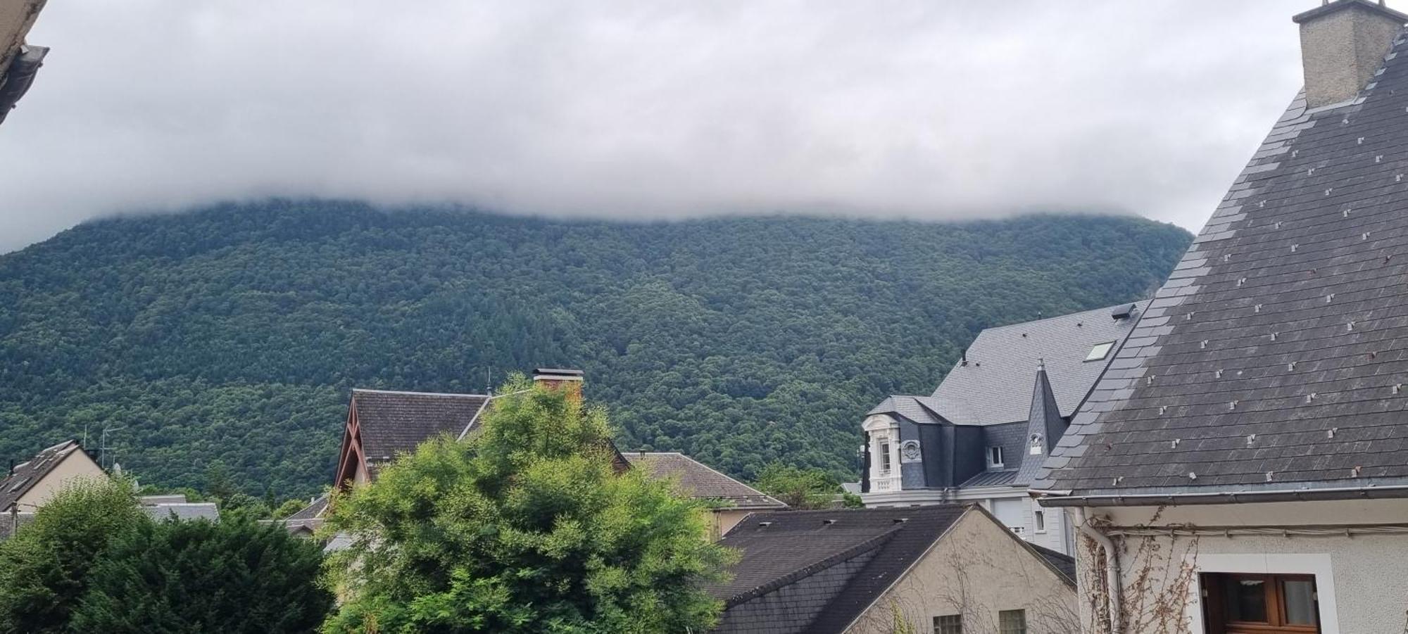 Le Louchonnais, T2, Wifi, 4 Personnes Apartment Bagneres-de-Luchon Exterior photo