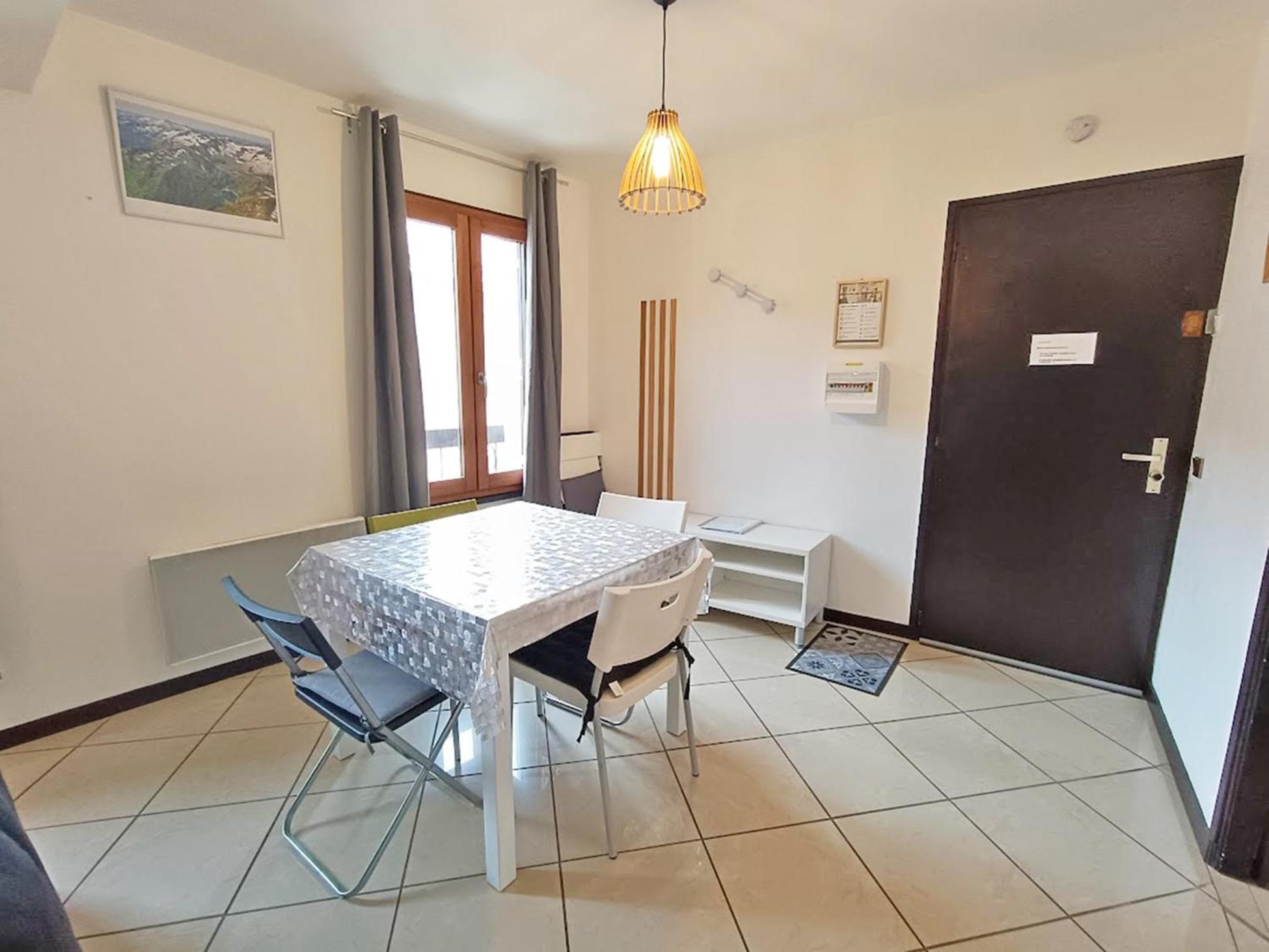 Le Louchonnais, T2, Wifi, 4 Personnes Apartment Bagneres-de-Luchon Exterior photo